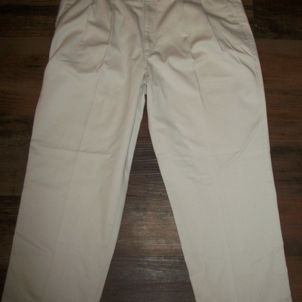 DOCKERS NO WRINKLE TWILL Mens Khakis Size 40 x 30